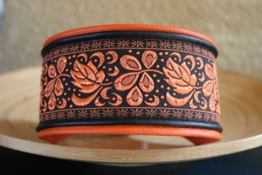 1412v Collar ~Asra~ orange-black