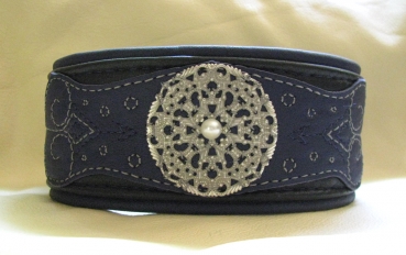 Collar ~Muna~ with individual embroidery