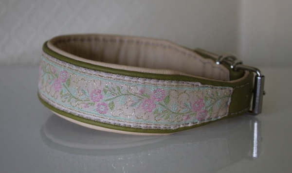 0695 Collar ~olive-tan~ 34-39cm