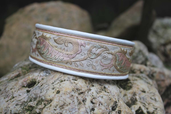 0769 Halsband ~beige-weiß-rosé~