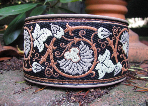 1723a Collar ~Kendra~