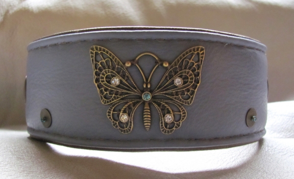 Collar ~Yara~ pigeon blue- antique gold 36-40cm