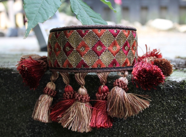 Collar with Tassel Trim ~Intisar~