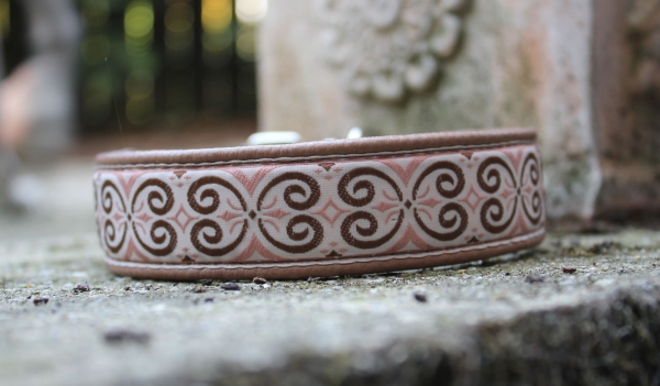 0255c Halsband cappuccino-rosé