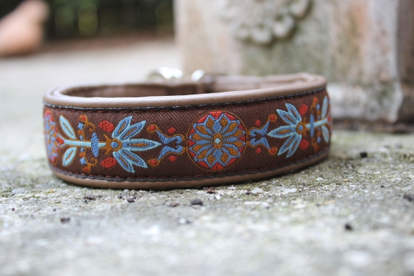 0254o Halsband caramell-braun